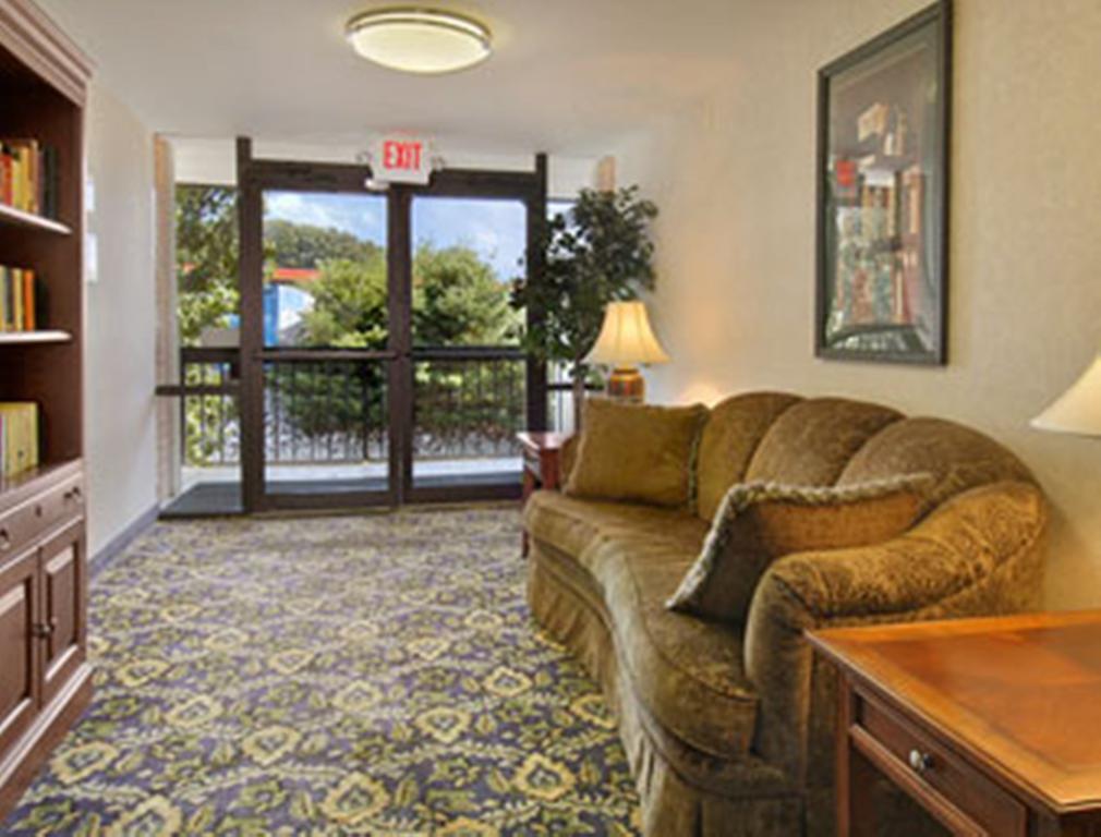 Perryville Hotel Интерьер фото